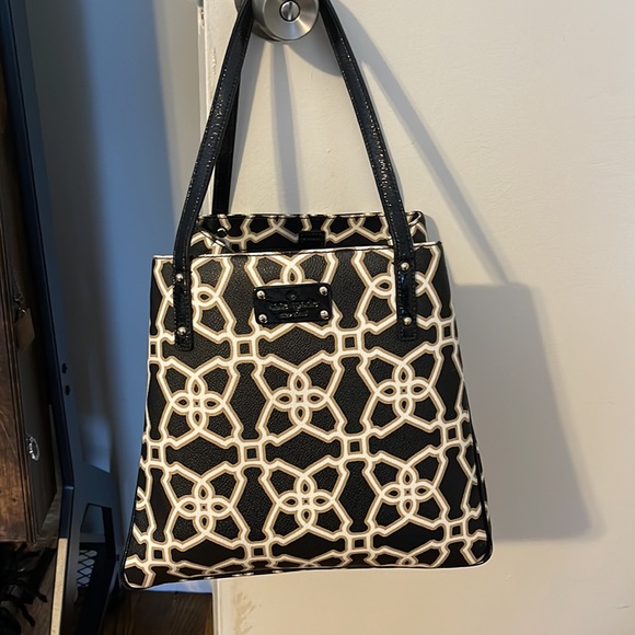Versatile Kate Spade tote. Can be used 2 ways. - Picture 2 of 8
